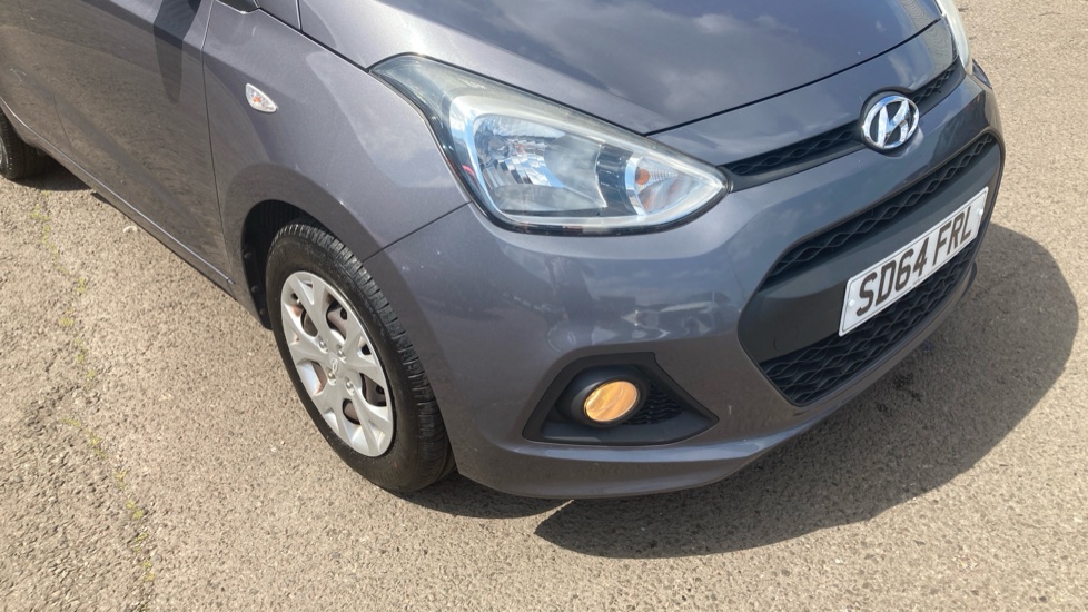 Hyundai i10 1.0 SE 5dr Petrol Hatchback - Image 31