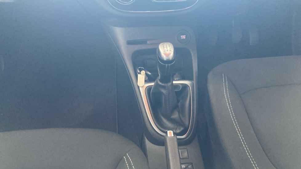 Renault Captur 0.9 TCE 90 Iconic 5dr Petrol Hatchback - Image 13