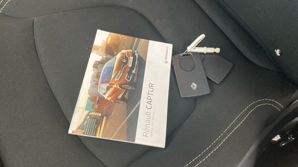 Renault Captur 0.9 TCE 90 Iconic 5dr Petrol Hatchback - Image 19
