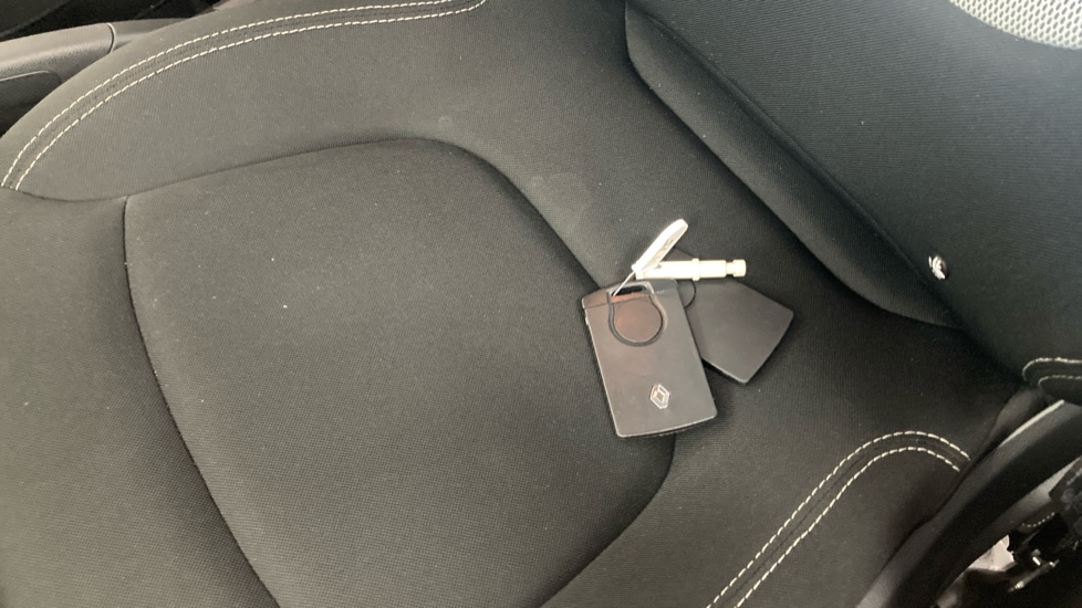 Renault Captur 0.9 TCE 90 Iconic 5dr Petrol Hatchback - Image 20