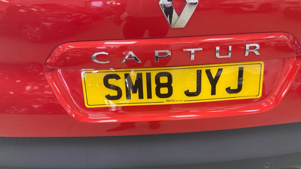 Renault Captur 0.9 TCE 90 Iconic 5dr Petrol Hatchback - Image 27