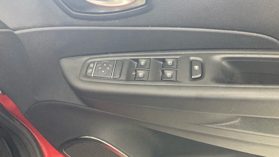 Renault Captur 0.9 TCE 90 Iconic 5dr Petrol Hatchback - Image 30