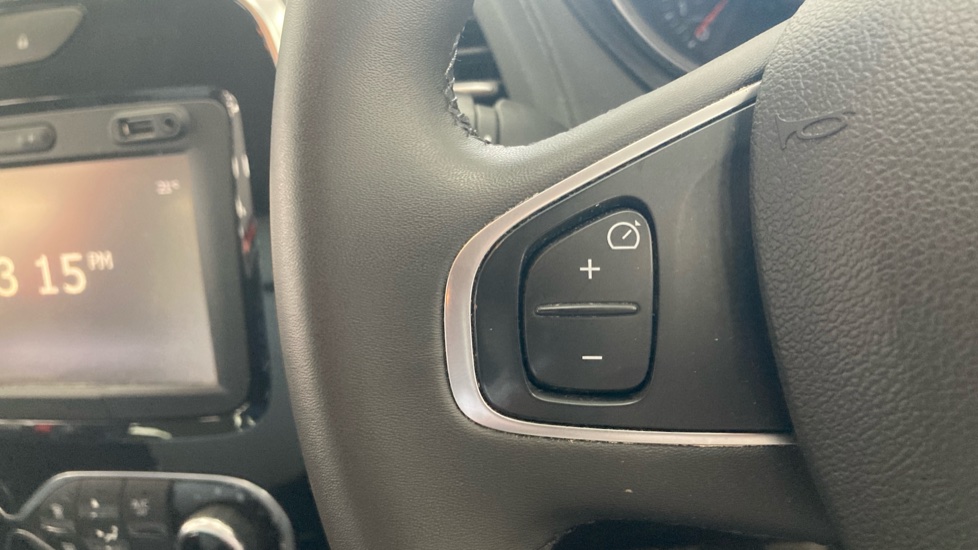 Renault Captur 0.9 TCE 90 Iconic 5dr Petrol Hatchback - Image 35