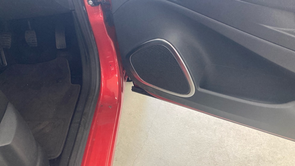 Renault Captur 0.9 TCE 90 Iconic 5dr Petrol Hatchback - Image 44