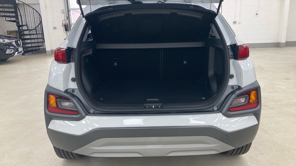 Hyundai KONA 1.0T GDi Blue Drive Premium SE 5dr Petrol Hatchback - Image 4