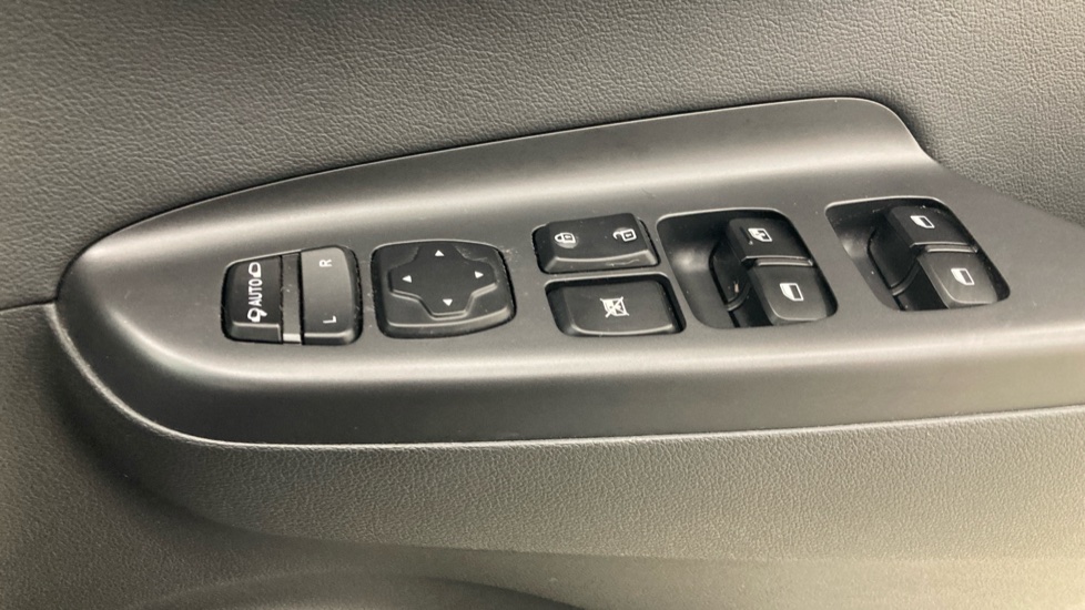 Hyundai KONA 1.0T GDi Blue Drive Premium SE 5dr Petrol Hatchback - Image 30
