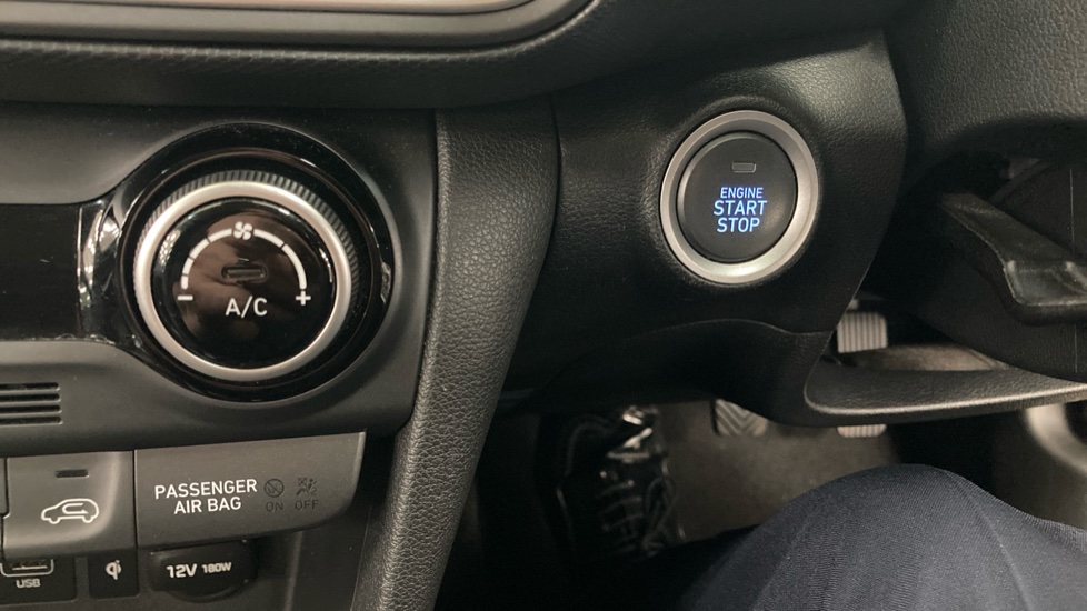Hyundai KONA 1.0T GDi Blue Drive Premium SE 5dr Petrol Hatchback - Image 33
