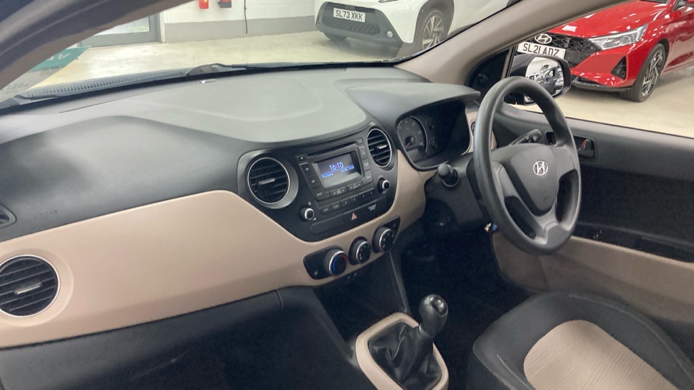 Hyundai i10 1.0 S 5dr Petrol Hatchback - Image 9