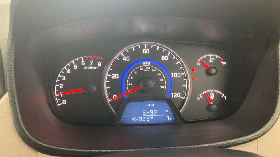 Hyundai i10 1.0 S 5dr Petrol Hatchback - Image 18