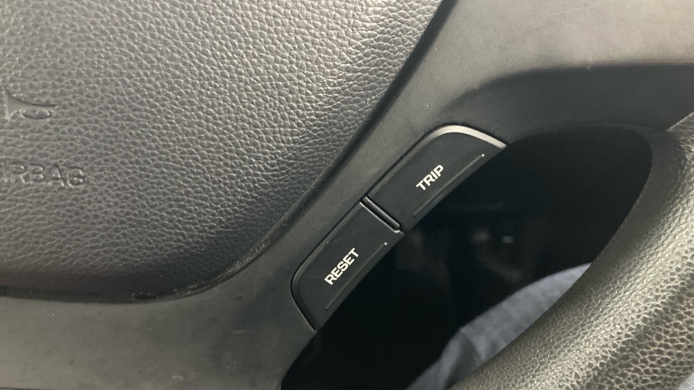 Hyundai i10 1.0 S 5dr Petrol Hatchback - Image 23