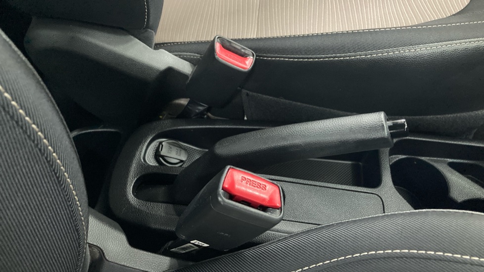 Hyundai i10 1.0 S 5dr Petrol Hatchback - Image 28