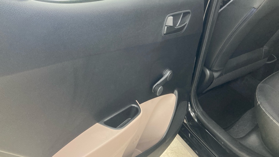 Hyundai i10 1.0 S 5dr Petrol Hatchback - Image 39
