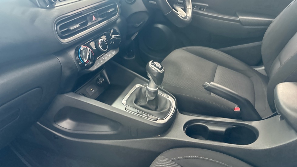 Hyundai KONA 1.0 TGDi 48V MHEV SE Connect 5dr Petrol Hatchback - Image 13