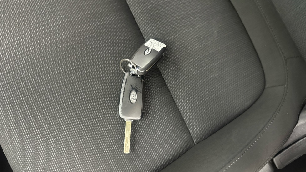 Hyundai KONA 1.0 TGDi 48V MHEV SE Connect 5dr Petrol Hatchback - Image 19
