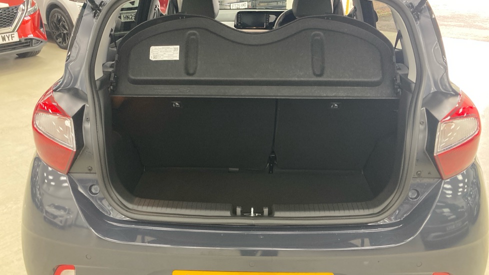 Hyundai i10 1.2 [79] Premium 5dr Auto [Nav] Petrol Hatchback - Image 4