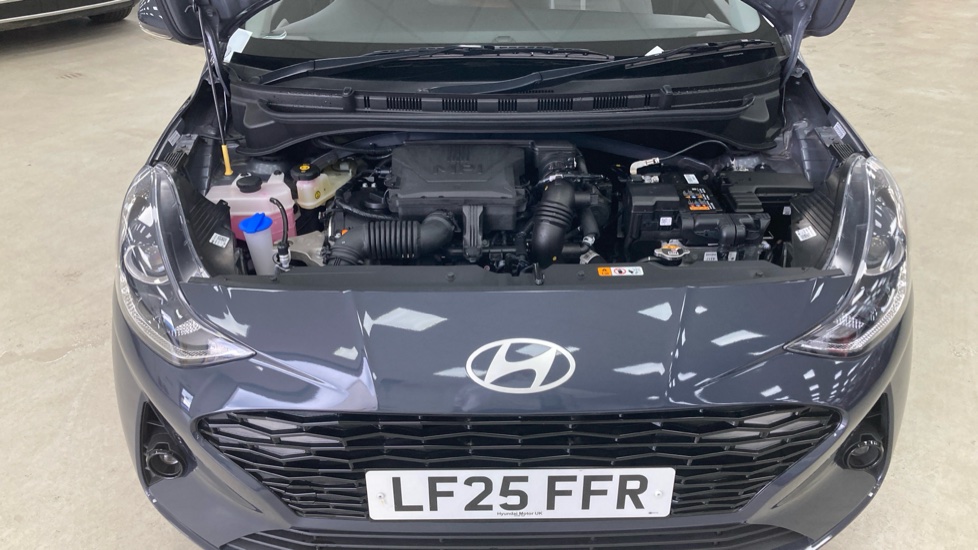 Hyundai i10 1.2 [79] Premium 5dr Auto [Nav] Petrol Hatchback - Image 8