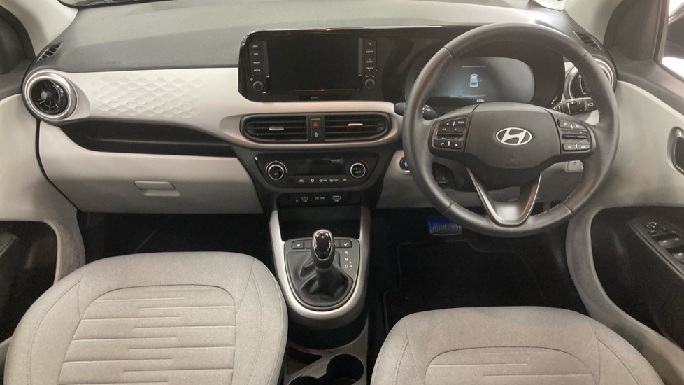 Hyundai i10 1.2 [79] Premium 5dr Auto [Nav] Petrol Hatchback - Image 10