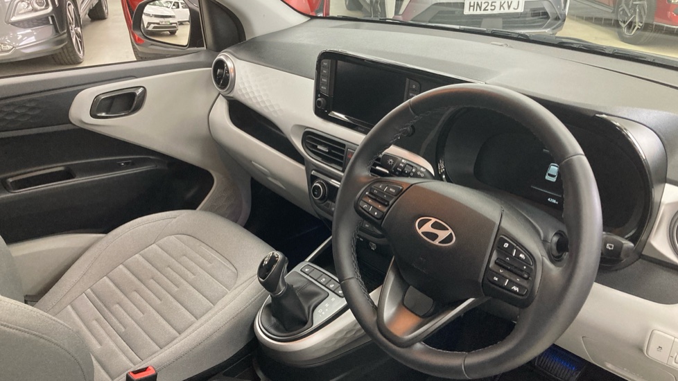 Hyundai i10 1.2 [79] Premium 5dr Auto [Nav] Petrol Hatchback - Image 11