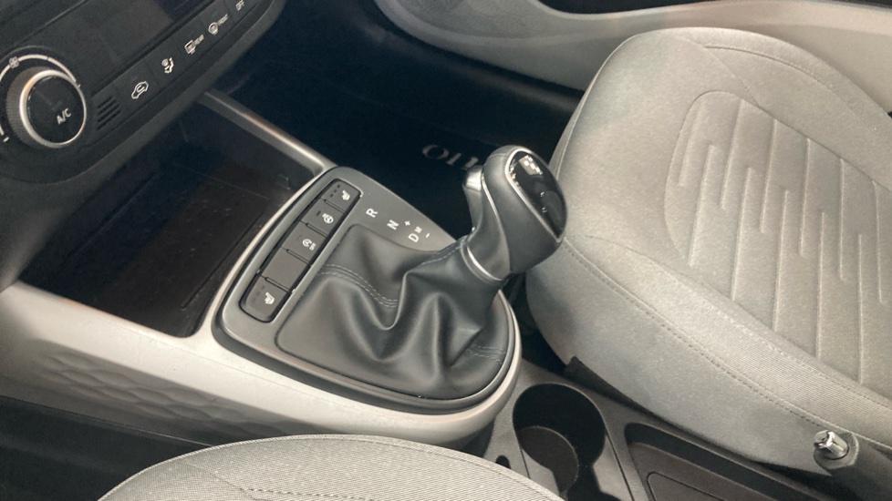 Hyundai i10 1.2 [79] Premium 5dr Auto [Nav] Petrol Hatchback - Image 13