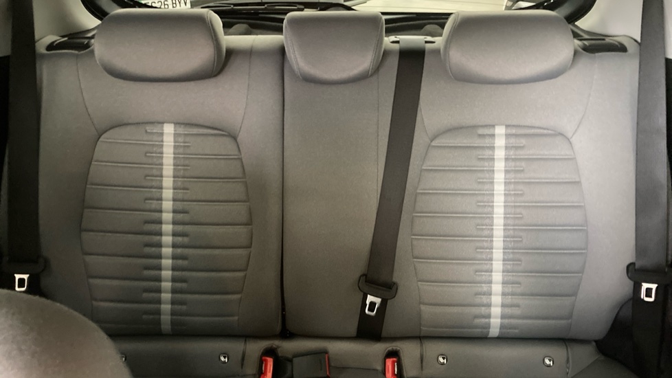 Hyundai i10 1.2 [79] Premium 5dr Auto [Nav] Petrol Hatchback - Image 15