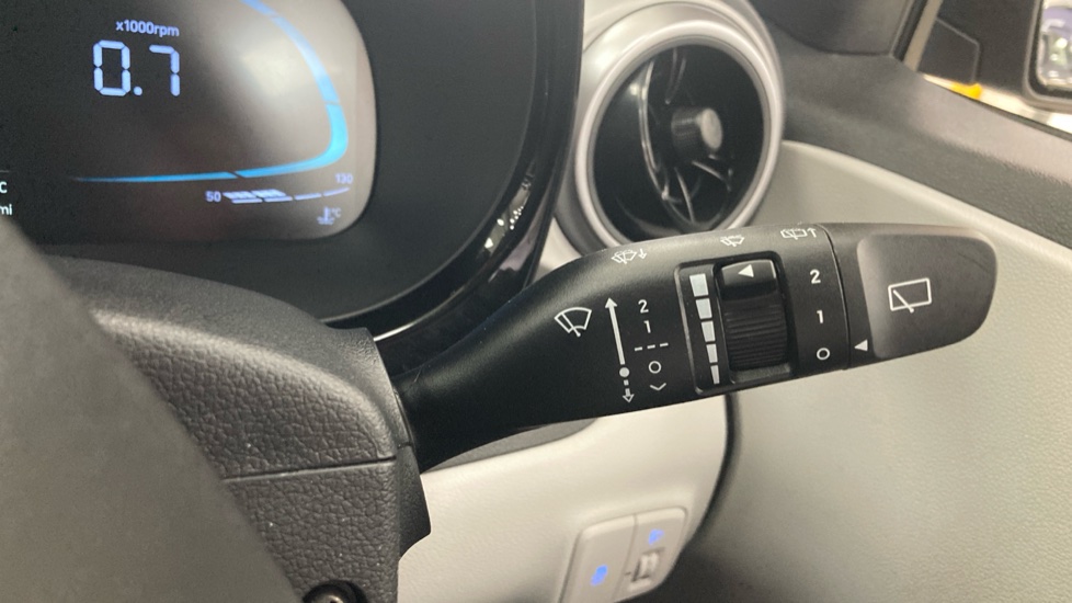 Hyundai i10 1.2 [79] Premium 5dr Auto [Nav] Petrol Hatchback - Image 24