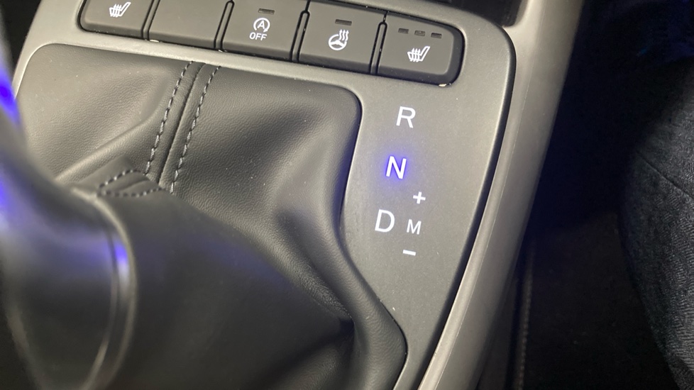Hyundai i10 1.2 [79] Premium 5dr Auto [Nav] Petrol Hatchback - Image 30