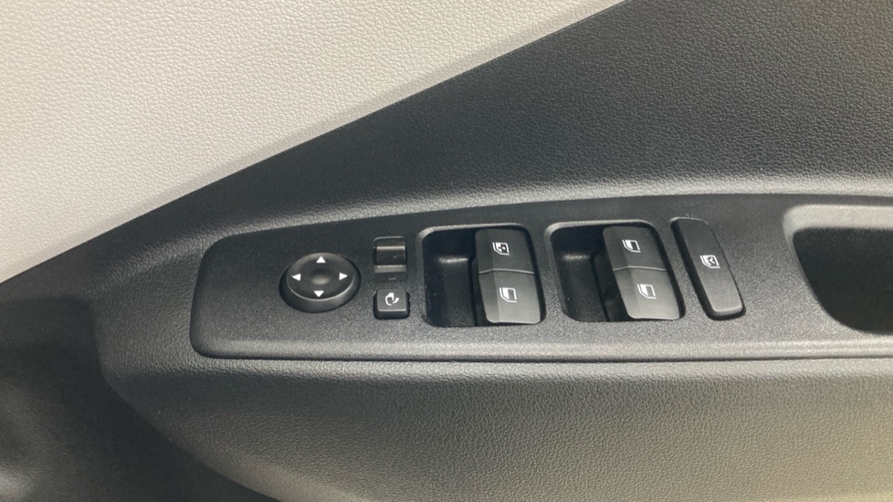 Hyundai i10 1.2 [79] Premium 5dr Auto [Nav] Petrol Hatchback - Image 34