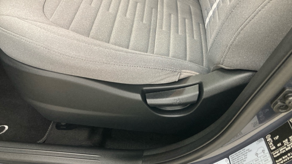 Hyundai i10 1.2 [79] Premium 5dr Auto [Nav] Petrol Hatchback - Image 41