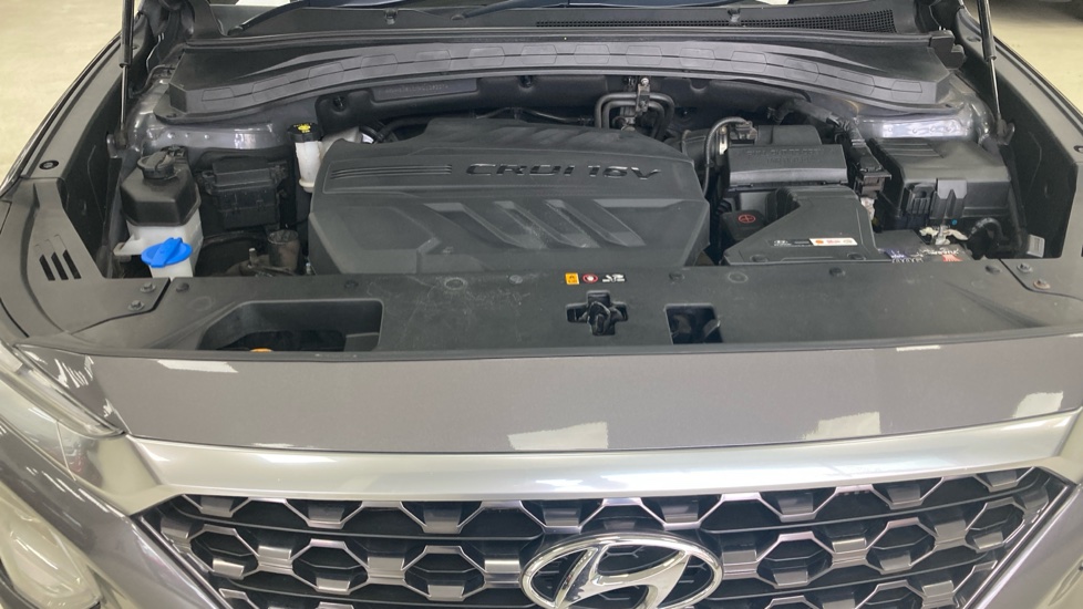 Hyundai SANTA FE 2.2 CRDi Premium 5dr Auto Diesel Estate - Image 8
