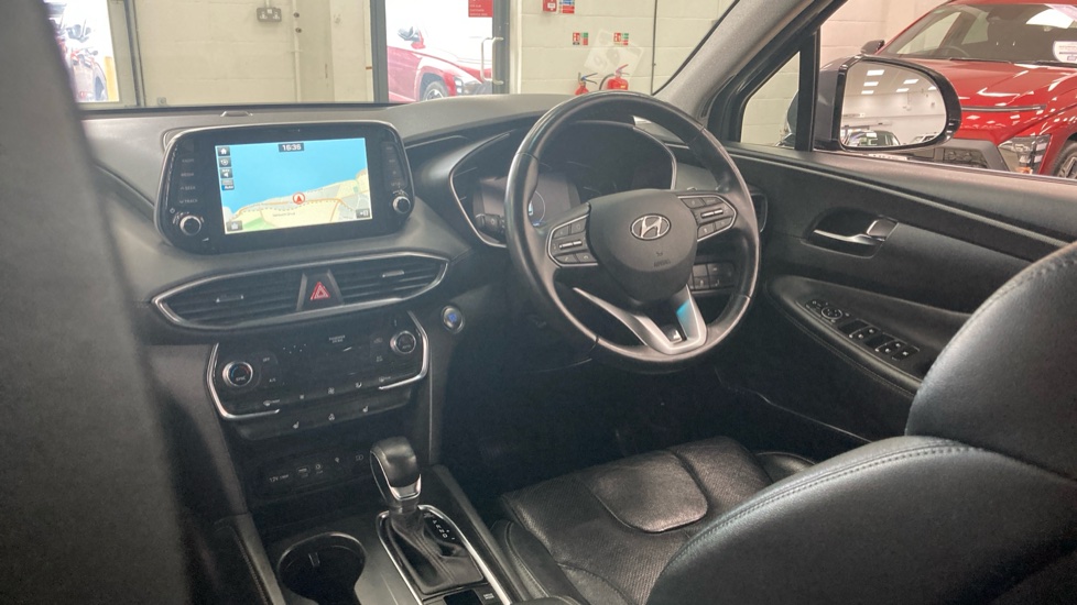 Hyundai SANTA FE 2.2 CRDi Premium 5dr Auto Diesel Estate - Image 11