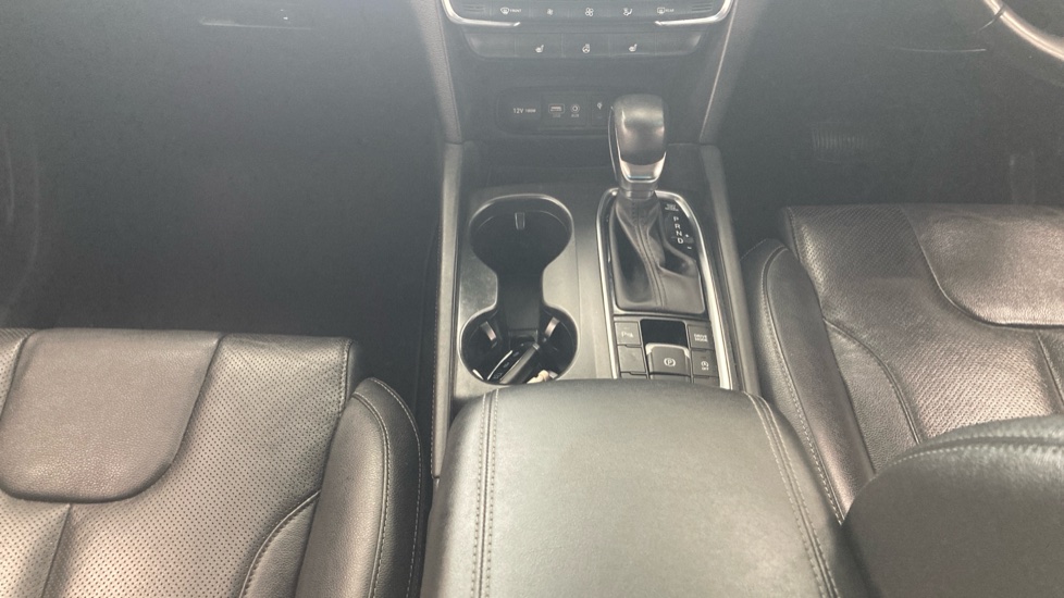 Hyundai SANTA FE 2.2 CRDi Premium 5dr Auto Diesel Estate - Image 13