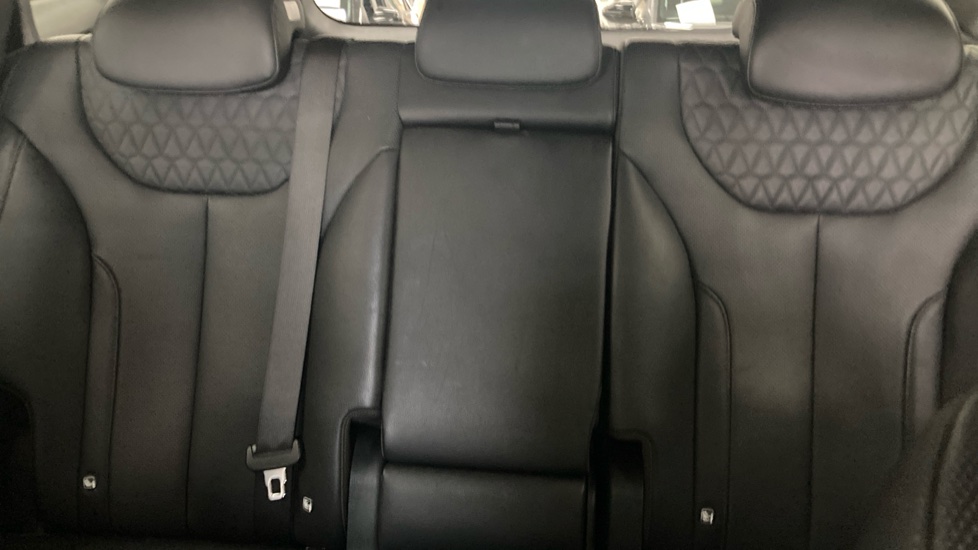 Hyundai SANTA FE 2.2 CRDi Premium 5dr Auto Diesel Estate - Image 15