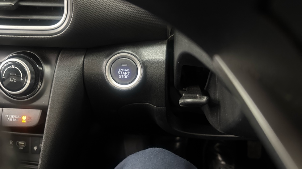 Hyundai KONA 1.0T GDi Blue Drive Premium 5dr Petrol Hatchback - Image 31