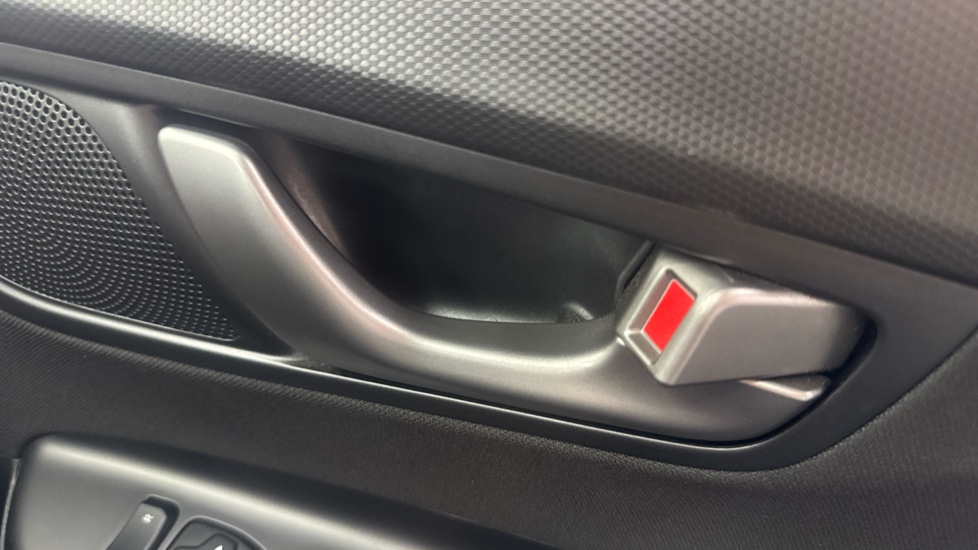 Hyundai KONA 1.0T GDi Blue Drive Premium 5dr Petrol Hatchback - Image 33