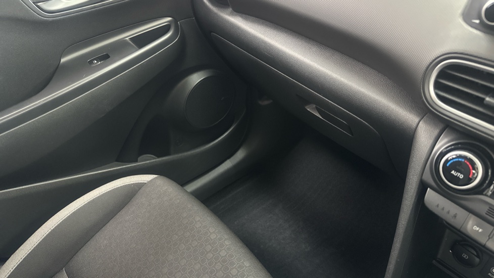 Hyundai KONA 1.0T GDi Blue Drive Premium 5dr Petrol Hatchback - Image 43