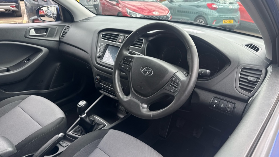 Hyundai i20 1.2 MPi Premium Nav 5dr Petrol Hatchback - Image 11