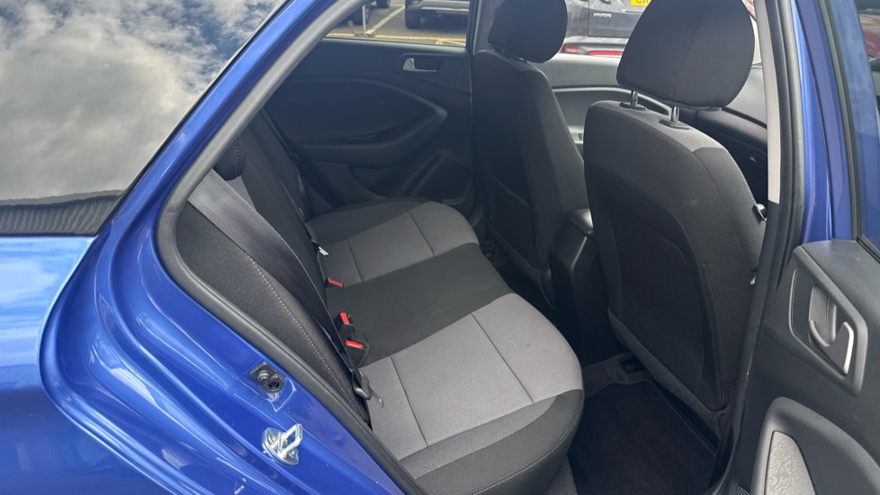 Hyundai i20 1.2 MPi Premium Nav 5dr Petrol Hatchback - Image 16