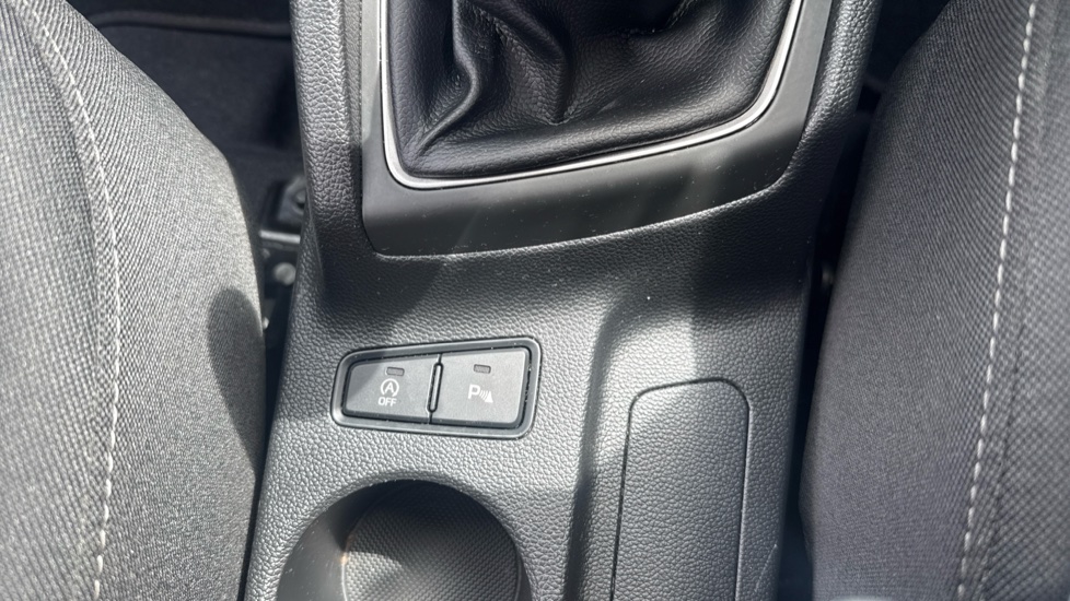 Hyundai i20 1.2 MPi Premium Nav 5dr Petrol Hatchback - Image 22