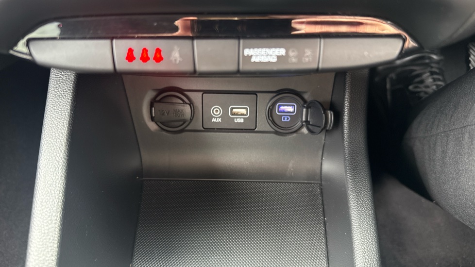 Hyundai i20 1.2 MPi Premium Nav 5dr Petrol Hatchback - Image 23