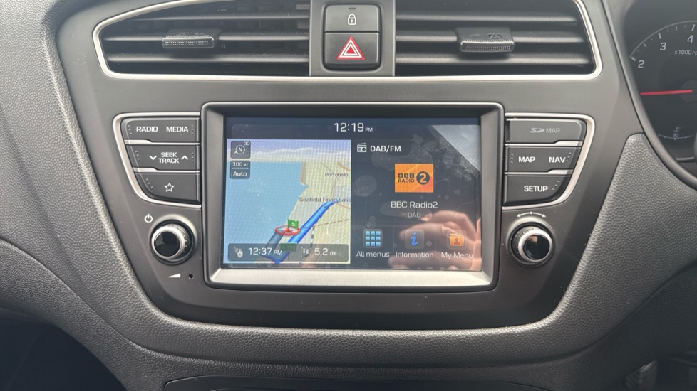 Hyundai i20 1.2 MPi Premium Nav 5dr Petrol Hatchback - Image 24