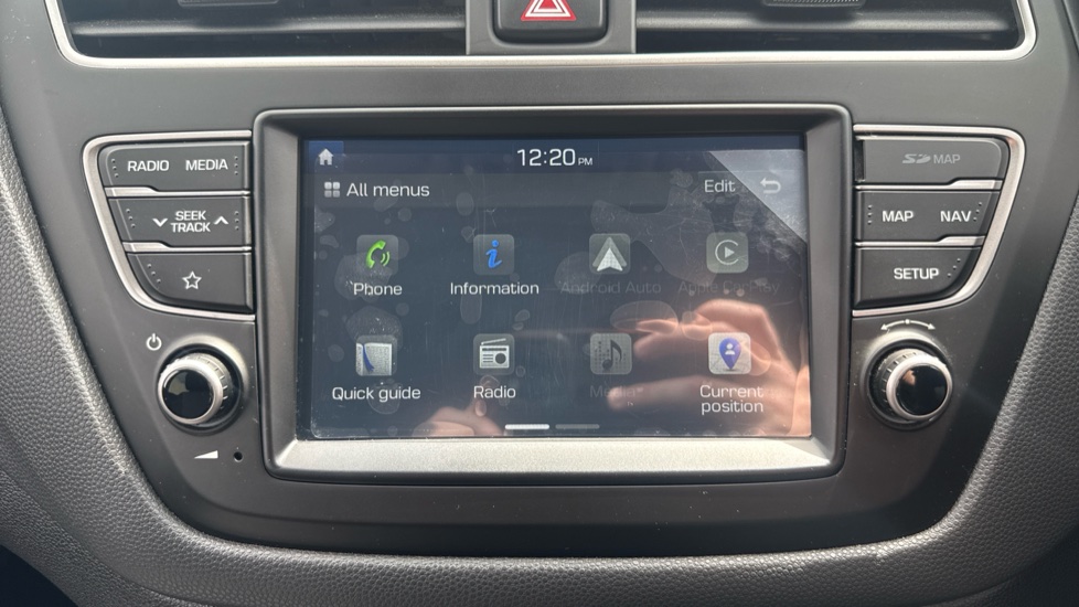 Hyundai i20 1.2 MPi Premium Nav 5dr Petrol Hatchback - Image 25