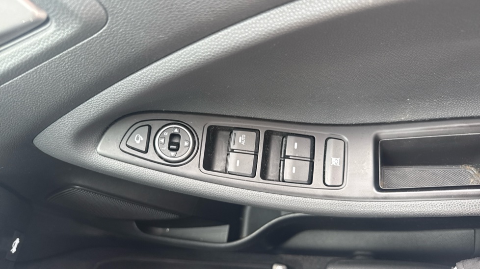Hyundai i20 1.2 MPi Premium Nav 5dr Petrol Hatchback - Image 28
