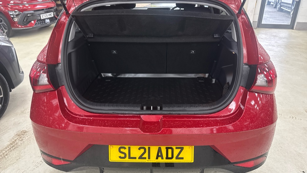 Hyundai i20 1.0T GDi 48V MHD Premium 5dr Petrol Hatchback - Image 4