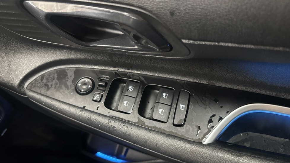 Hyundai i20 1.0T GDi 48V MHD Premium 5dr Petrol Hatchback - Image 34