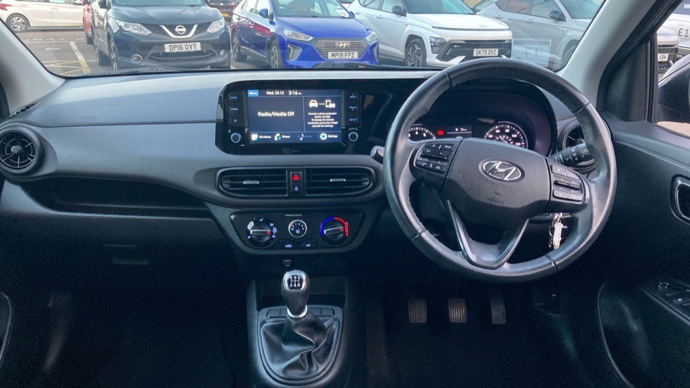 Hyundai i10 1.0 MPi SE Connect 5dr Petrol Hatchback - Image 10