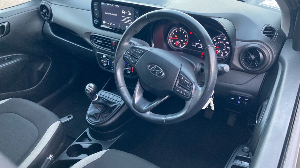 Hyundai i10 1.0 MPi SE Connect 5dr Petrol Hatchback - Image 11