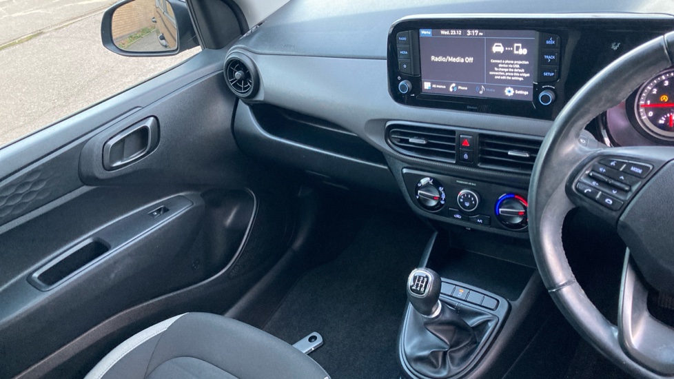 Hyundai i10 1.0 MPi SE Connect 5dr Petrol Hatchback - Image 14