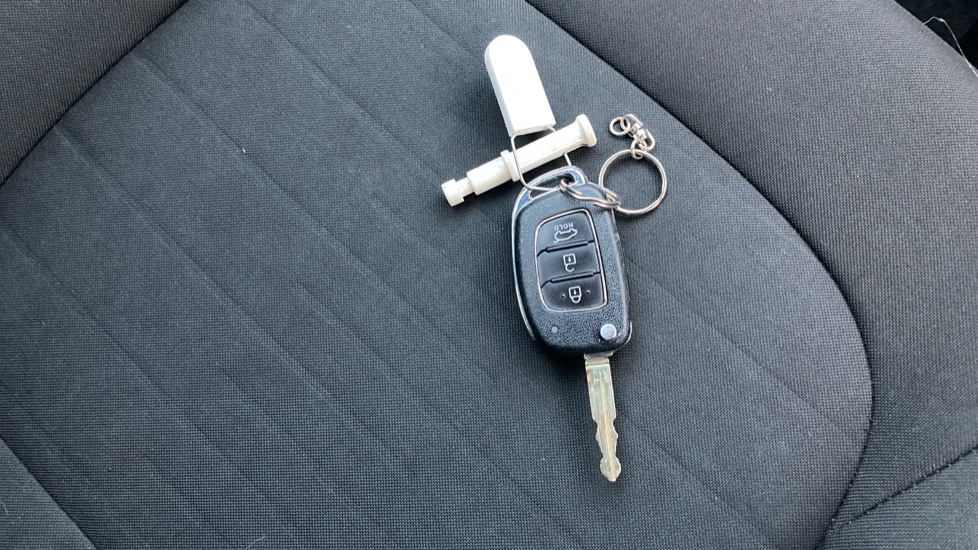 Hyundai i10 1.0 MPi SE Connect 5dr Petrol Hatchback - Image 20