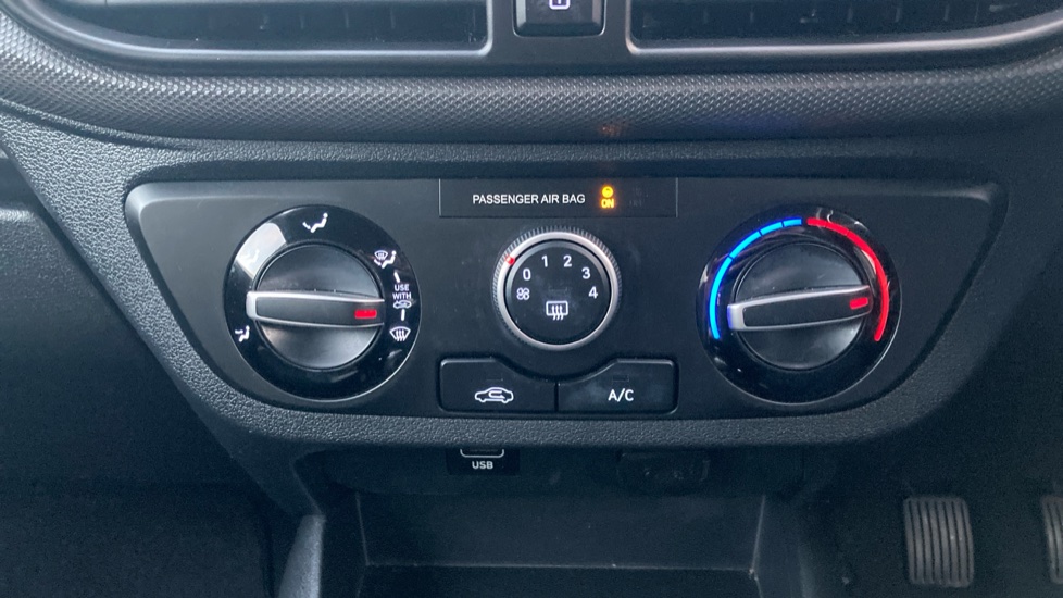 Hyundai i10 1.0 MPi SE Connect 5dr Petrol Hatchback - Image 21