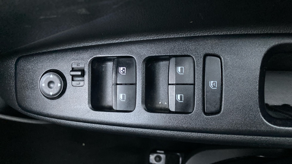 Hyundai i10 1.0 MPi SE Connect 5dr Petrol Hatchback - Image 22